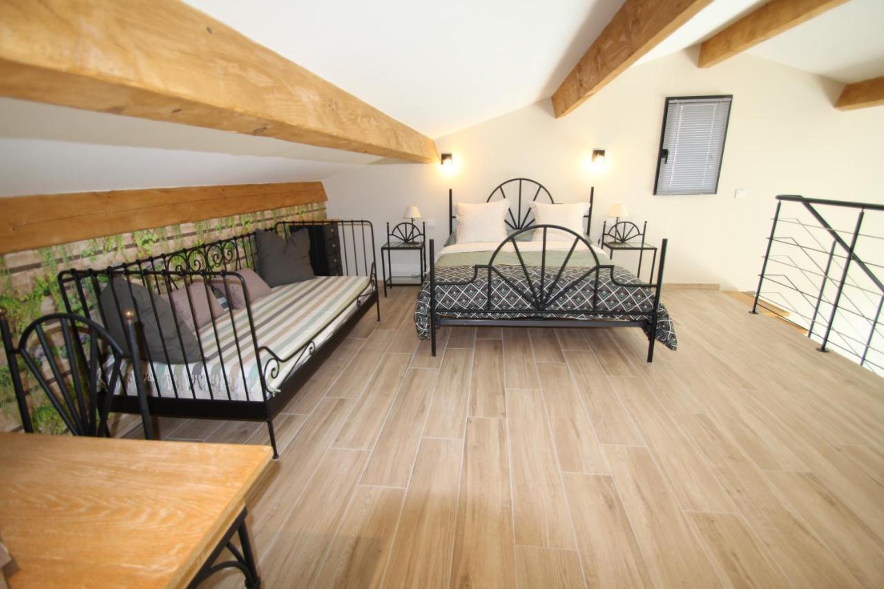 Willa Loft Lou Pitchoun Saint-Étienne-du-Grès Zewnętrze zdjęcie